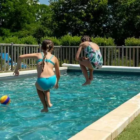 - Piscine - Eecede בית נופש